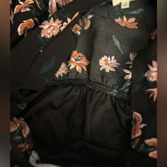 MONTEAU LOS ANGELES floral jumpsuit size L, partial lining - Picture 4 of 4